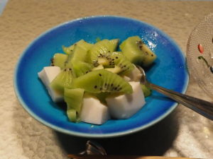 アーモンドミルク寒天でフルーツ添えの画像